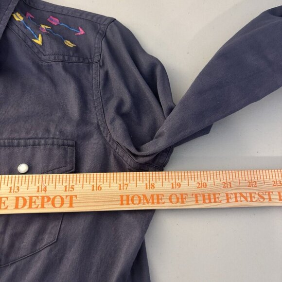 Levis Women's Pearl Snap Embroidered Blue Southwestern Blouse SZ Medium‎ Cowgirl - Picture 11 of 14